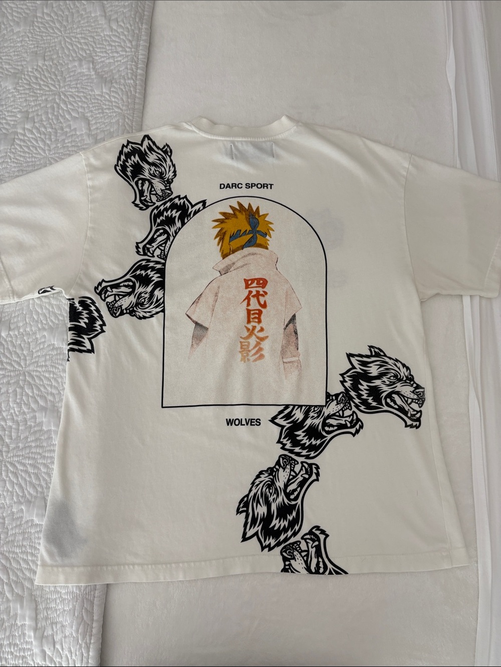 Darc Sport Naruto Graphic Tee with Black Wolf Prints 
Minato Namikaze
Sz M